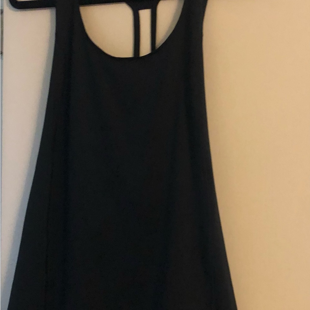 Nike tank NWT - Picture 2 of 3